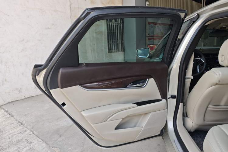 Used Cadillac XTS 2013 28T Elite Edition Left Rear Door Interior