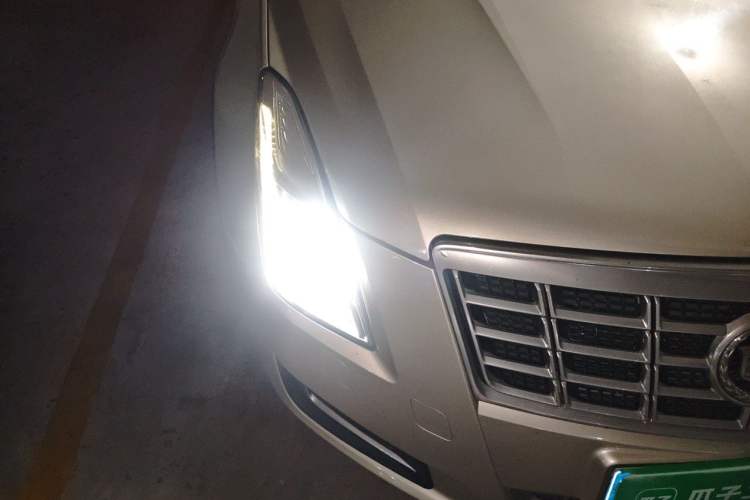 Used Cadillac XTS 2013 28T Comfort Model Right Front Headlight