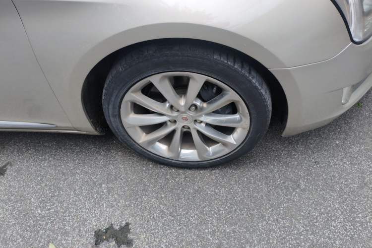 Used Cadillac XTS 2013 28T Leading Model Right Front Wheel Hub