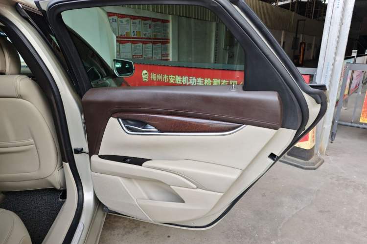 Used Cadillac XTS 2013 28T Elite Edition Right Rear Door Interior
