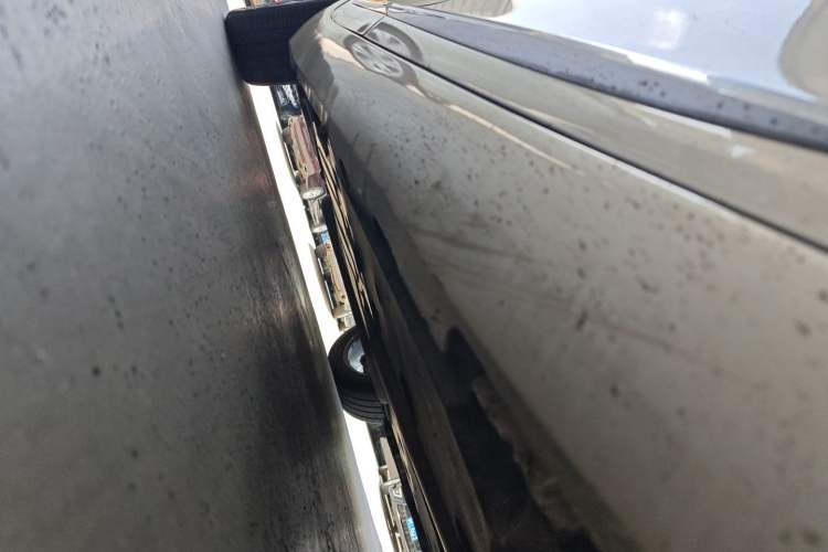 Used Cadillac XTS 2013 28T Elite Edition Right Side Sill