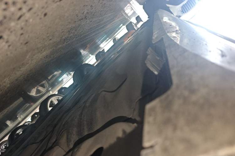 Used Cadillac XTS 2013 28T Luxury Model Right Side Sill