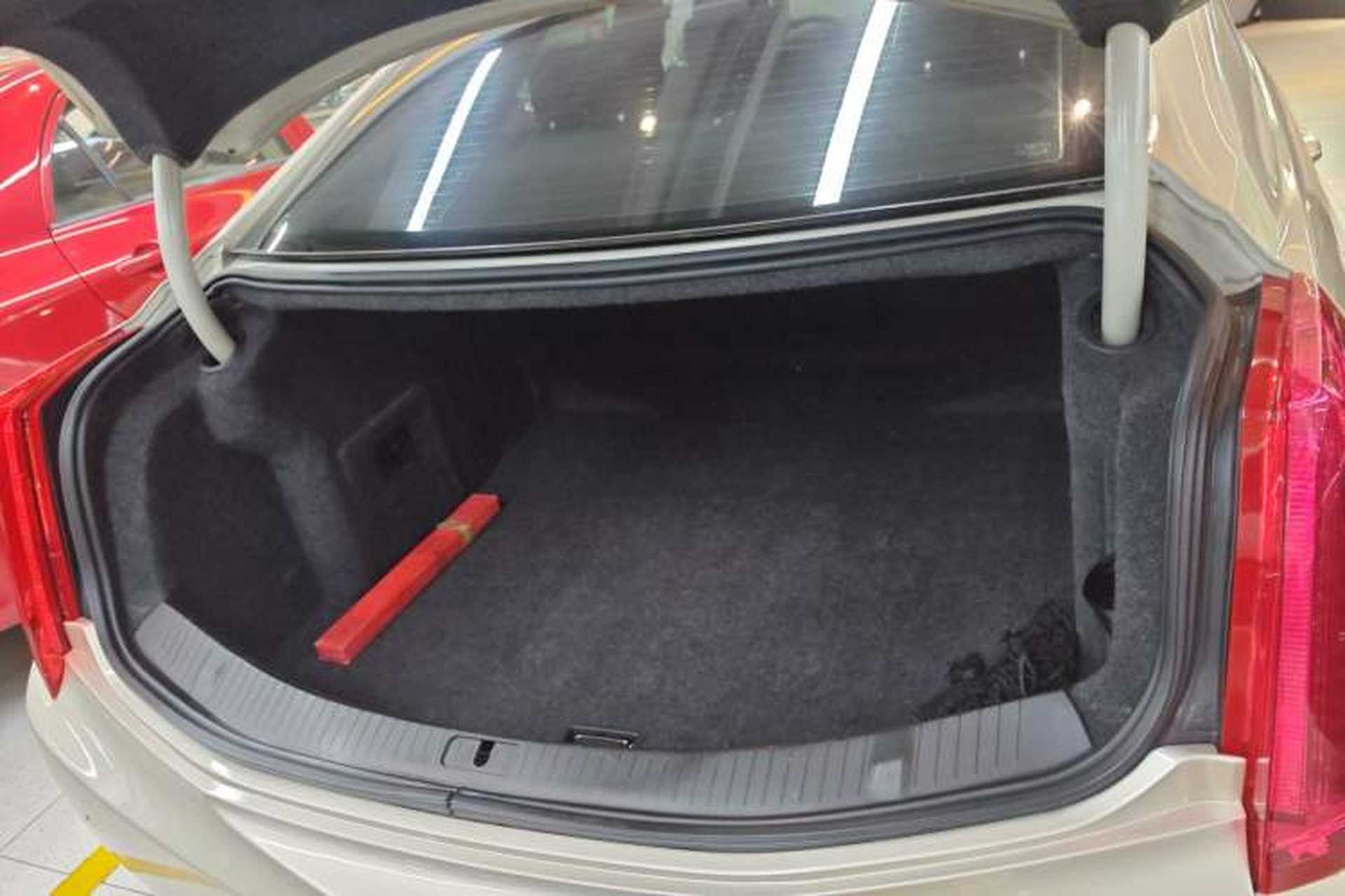 Used Cadillac XTS 2013 28T Leading Model Trunk