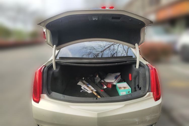 Used Cadillac XTS 2013 28T Luxury Model Trunk