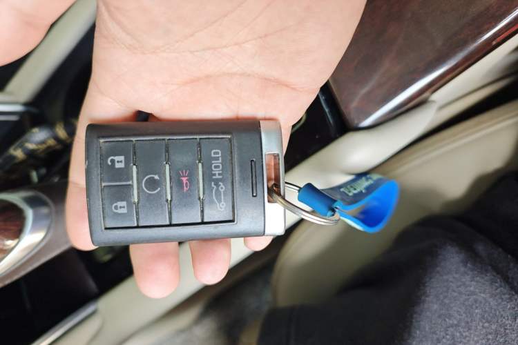 Used Cadillac XTS 2013 28T Elite Edition Vehicle Key