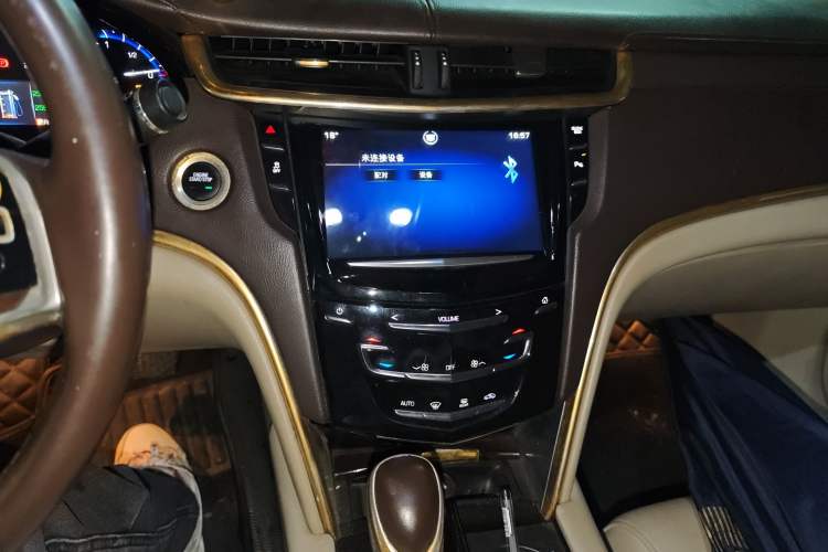 Used Cadillac XTS 2014 28T Comfort Version Audio And AC Panel