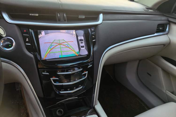 Used Cadillac XTS 2014 28T Comfort Version Audio And AC Panel