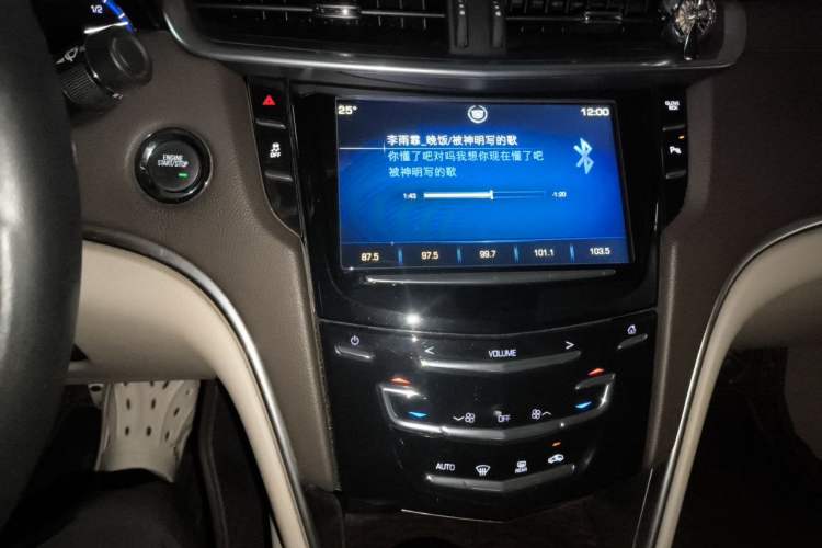 Used Cadillac XTS 2014 28T Comfort Version Audio And AC Panel