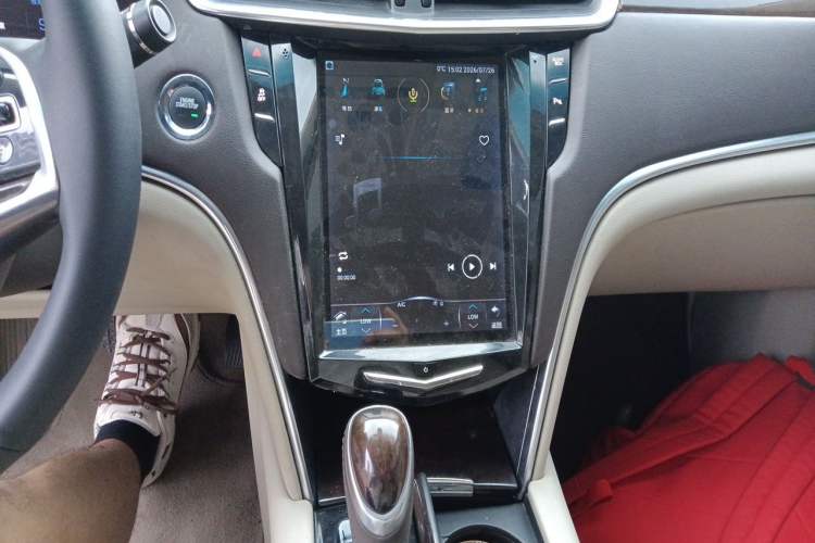 Used Cadillac XTS 2014 28T Comfort Version Audio And AC Panel