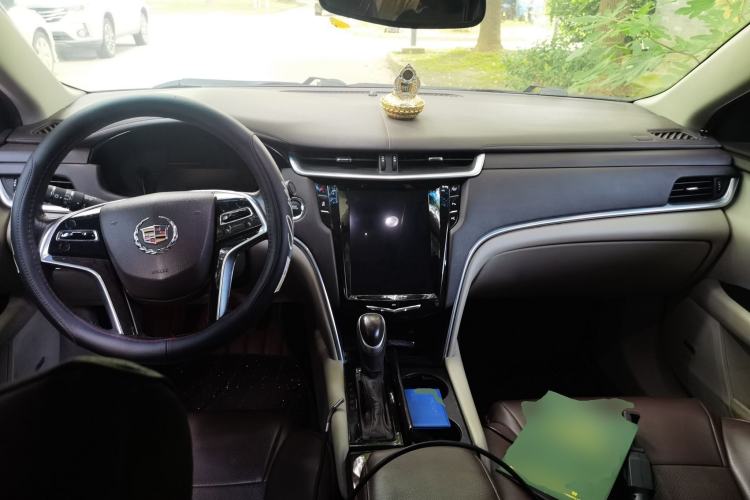 Used Cadillac XTS 2014 28T Comfort Version Center Console