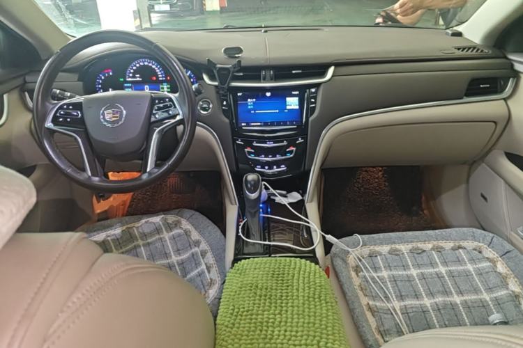Used Cadillac XTS 2014 28T Comfort Version Center Console