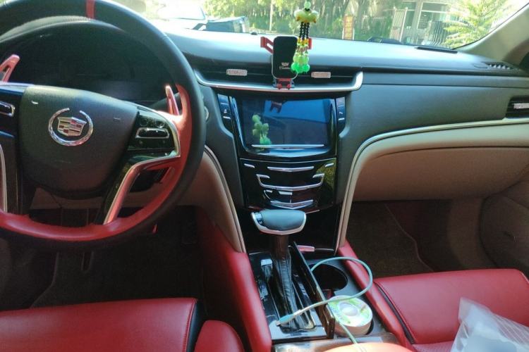 Used Cadillac XTS 2014 28T Comfort Version Center Console