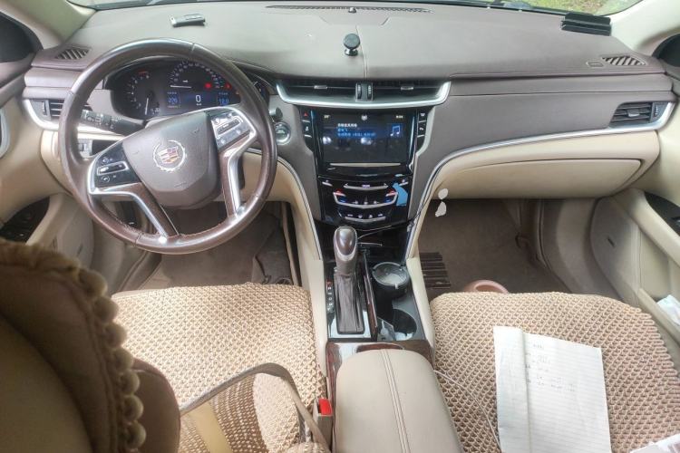 Used Cadillac XTS 2014 28T Elite Edition Center Console