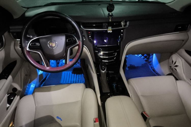 Used Cadillac XTS 2014 28T Comfort Version Center Console