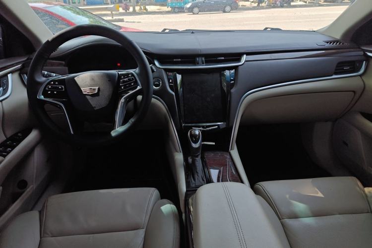 Used Cadillac XTS 2014 28T Comfort Version Center Console