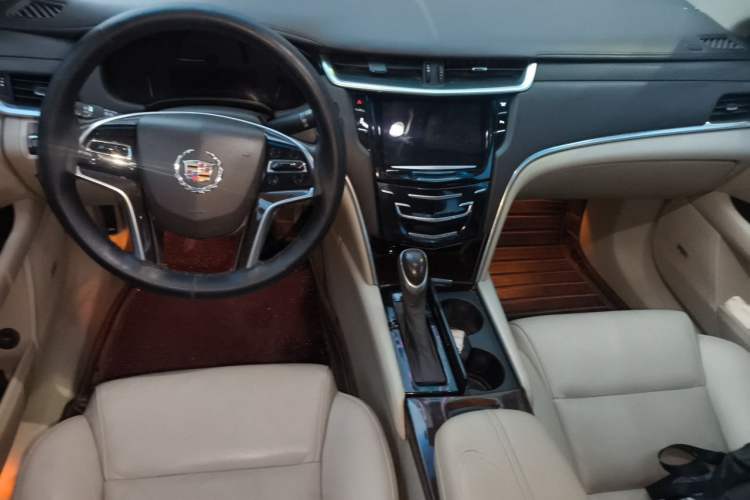 Used Cadillac XTS 2014 28T Comfort Version Center Console