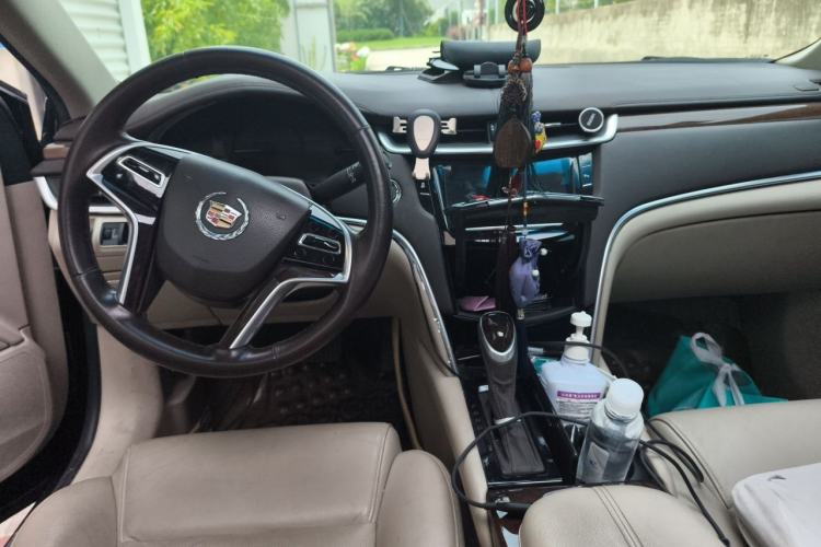 Used Cadillac XTS 2014 28T Elite Edition Center Console
