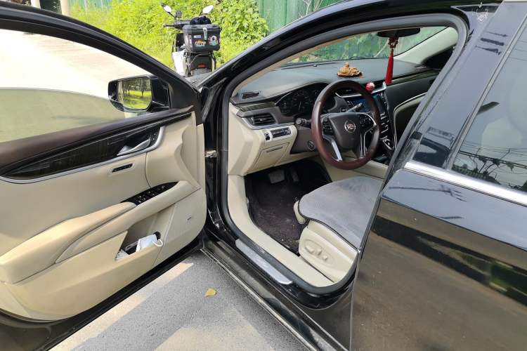 Used Cadillac XTS 2014 28T Platinum Edition Driver Seat