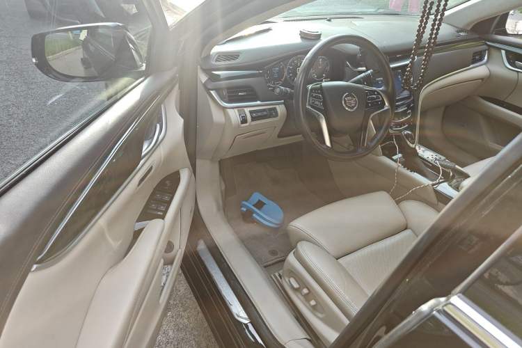 Used Cadillac XTS 2014 28T Platinum Edition Driver Seat