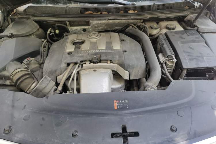 Used Cadillac XTS 2014 28T Comfort Version Engine Bay