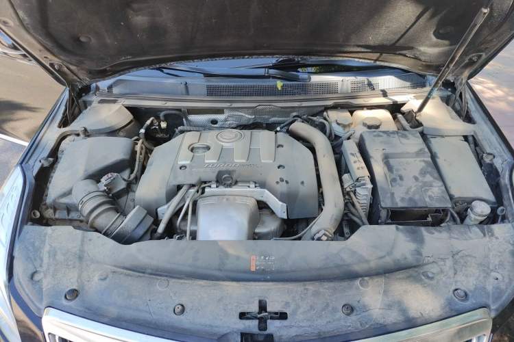 Used Cadillac XTS 2014 28T Comfort Version Engine Bay