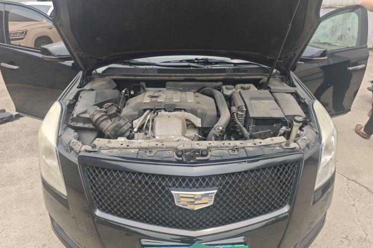 Used Cadillac XTS 2014 28T Comfort Version Engine Bay
