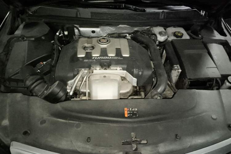 Used Cadillac XTS 2014 28T Comfort Version Engine Bay