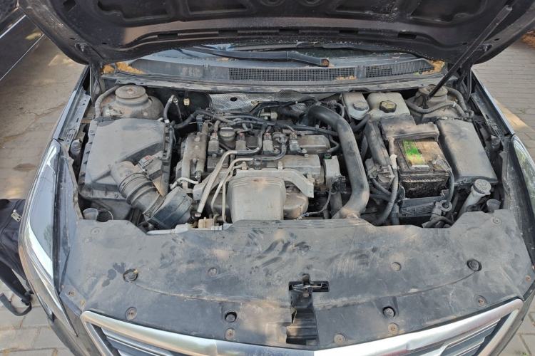 Used Cadillac XTS 2014 28T Comfort Version Engine Bay