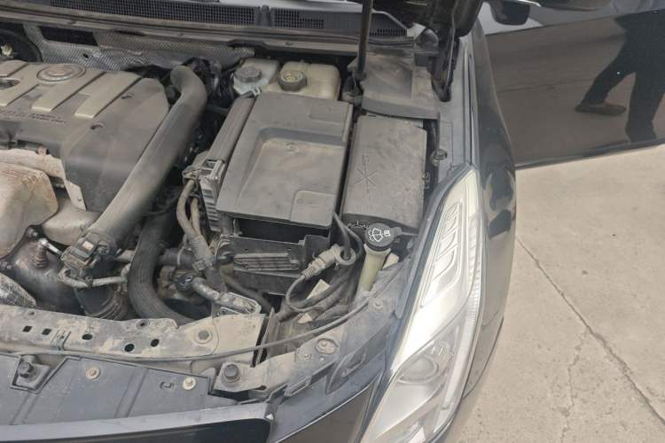 Used Cadillac XTS 2014 28T Comfort Version Engine Bay Left