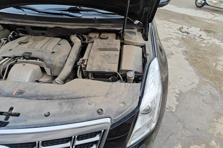 Used Cadillac XTS 2014 28T Comfort Version Engine Bay Left