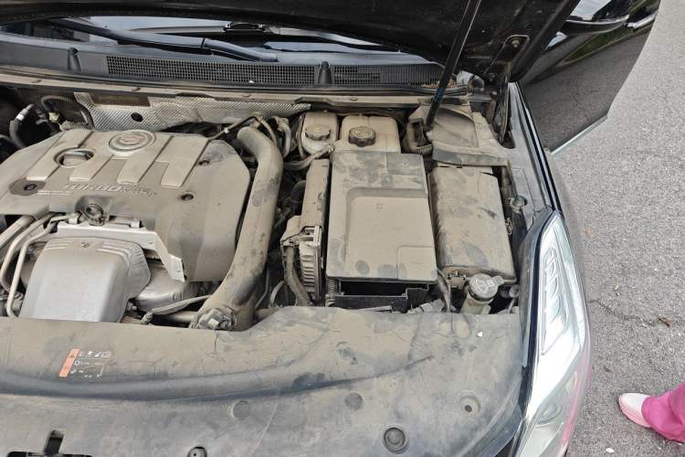 Used Cadillac XTS 2014 28T Platinum Edition Engine Bay Left