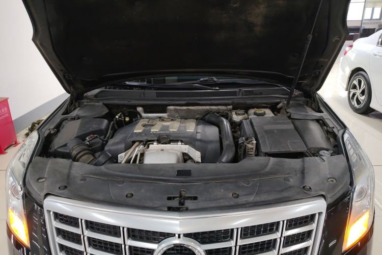 Used Cadillac XTS 2014 28T Luxury Model Engine Bay