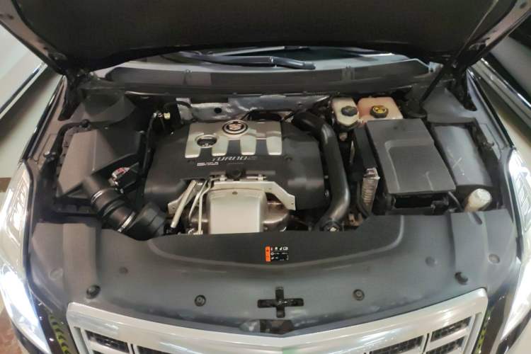 Used Cadillac XTS 2014 28T Comfort Version Engine Bay