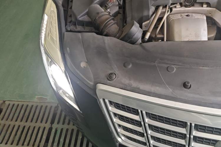 Used Cadillac XTS 2014 28T Comfort Version Engine Bay Right