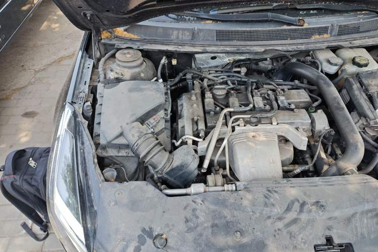 Used Cadillac XTS 2014 28T Comfort Version Engine Bay Right