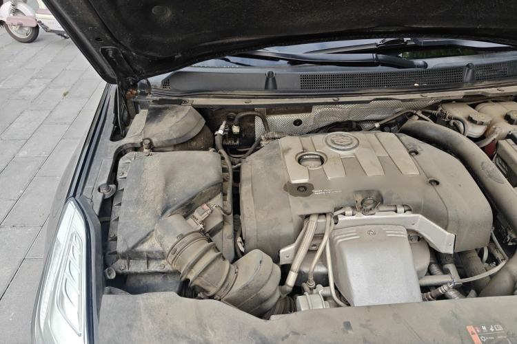 Used Cadillac XTS 2014 28T Platinum Edition Engine Bay Right