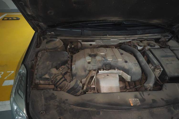 Used Cadillac XTS 2014 28T Comfort Version Engine Bay Right