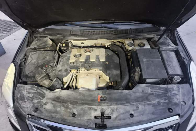 Used Cadillac XTS 2014 28T Comfort Version Engine Bay