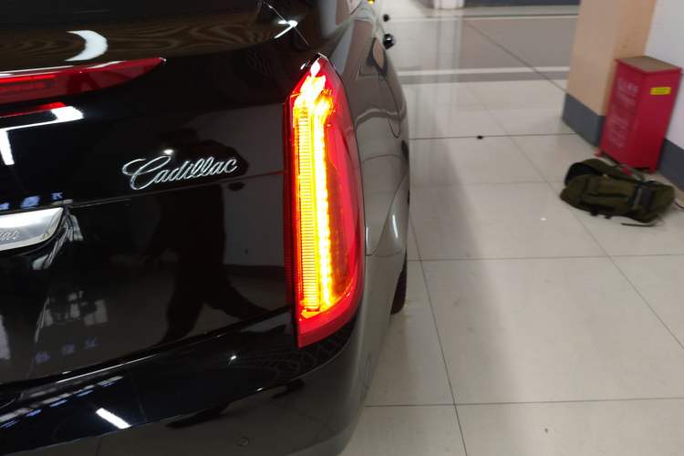 Used Cadillac XTS 2014 28T Luxury Model Exterior 3