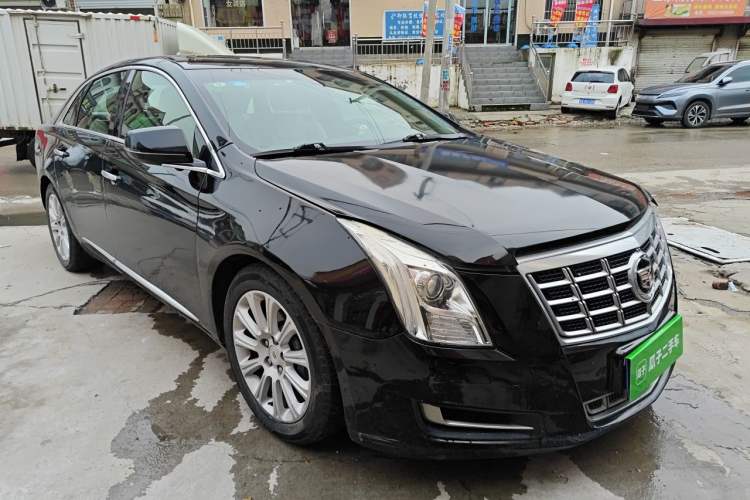 Used Cadillac XTS 2014 28T Comfort Version Front Right 45 Deg