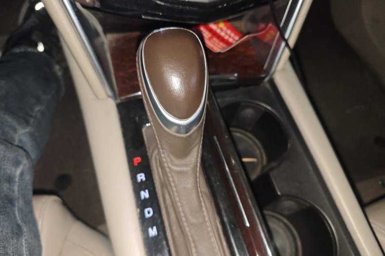 Used Cadillac XTS 2014 28T Comfort Version Gear Lever