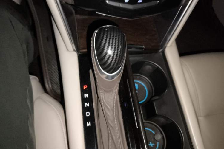 Used Cadillac XTS 2014 28T Comfort Version Gear Lever
