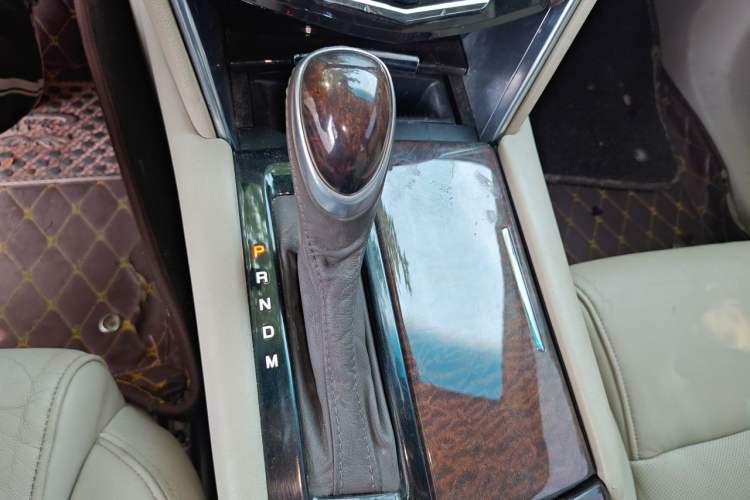 Used Cadillac XTS 2014 28T Comfort Version Gear Lever