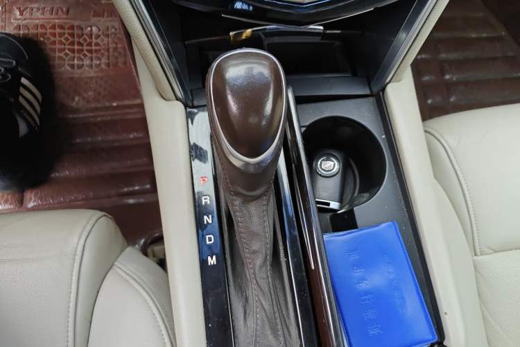 Used Cadillac XTS 2014 28T Comfort Version Gear Lever