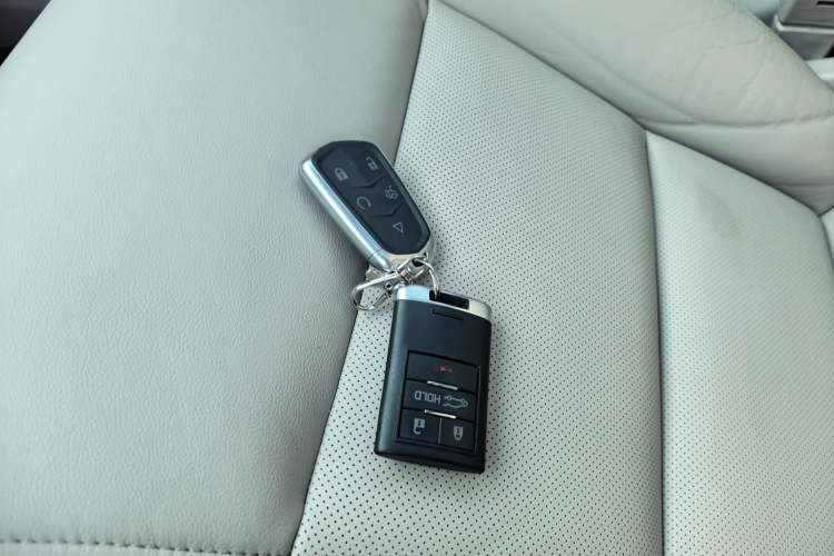 Used Cadillac XTS 2014 28T Comfort Version Interior 6
