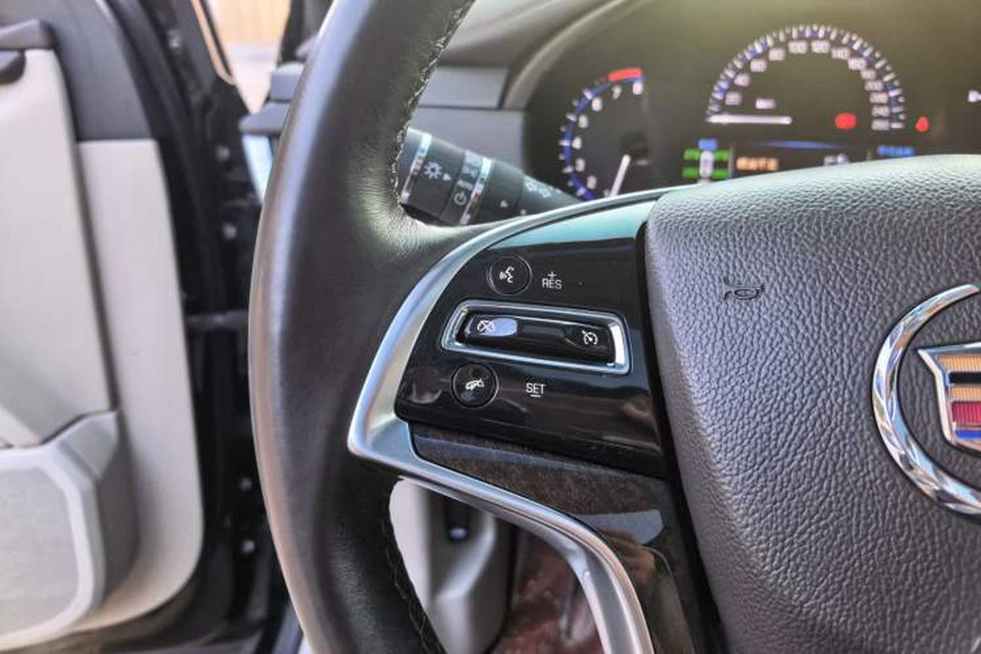 Used Cadillac XTS 2014 28T Comfort Version Interior 8