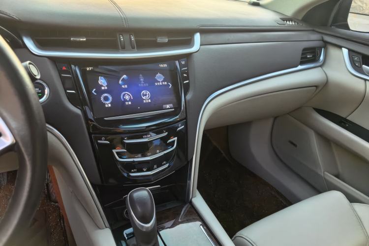 Used Cadillac XTS 2014 28T Comfort Version Interior 9