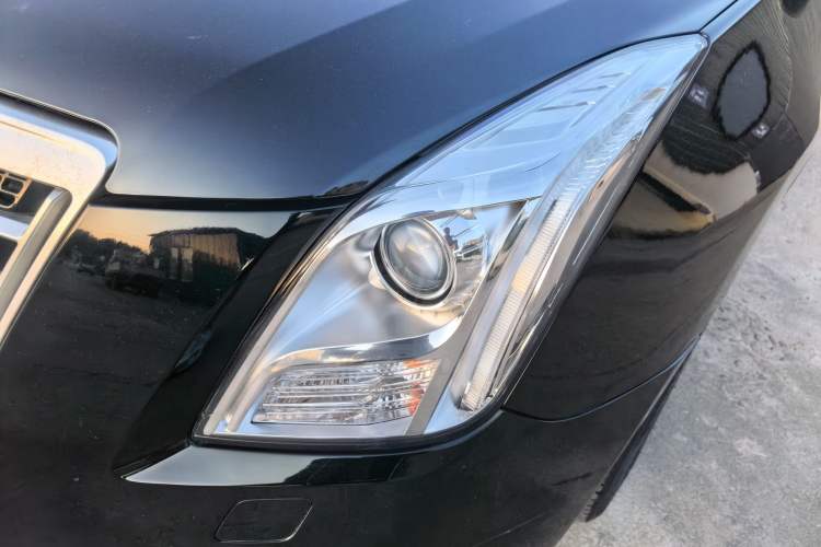 Used Cadillac XTS 2014 28T Comfort Version Left Front Headlight