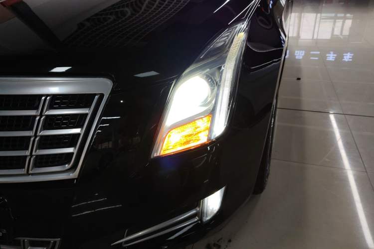 Used Cadillac XTS 2014 28T Luxury Model Left Front Headlight