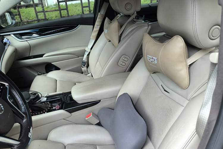 Used Cadillac XTS 2014 28T Platinum Edition Left Front Seat